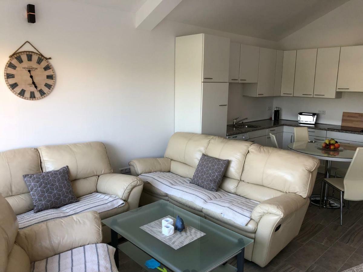 Harmony Vir Luxurioes Ausgestattete Ferienwohnung Mit 65M2 Exterior photo